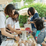 擔(dān)任文學(xué)館書(shū)席認(rèn)養(yǎng)人邁入第五年，不時(shí)有補(bǔ)充好書(shū)的需求，感謝許多熱心的家族朋友，攜帶好書(shū)與大家分享，透過(guò) ＃共享_共好，譜出更多美麗的故事。