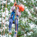 上攀到制高點(diǎn)後的降落，更需要有勇氣與膽識(shí)，小小的成就感就此萌芽而生。