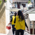 穿梭在街頭巷弄之間、爬樓於老公寓之中，志工們腦海彷彿有一張捷徑地圖，各個擔(dān)上使命必達(dá)的責(zé)任，快速地將便當(dāng)送到長輩們的手中。