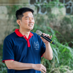 結(jié)束後，邀請(qǐng)同仁們分享此次淨(jìng)溪的心得，讓我們一同為環(huán)境盡一份心力，以行動(dòng)守護(hù)這片土地。(圖為行銷部–楊世偉經(jīng)理)