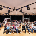 睽違許久的沙龍聚會，在歡笑與溫暖中度過，記錄下難忘的相聚時光。