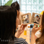 體驗(yàn)活動(dòng)—手作押花相框，剪貼各式花材，拼貼屬於自己與家人們的回憶，裱入相框，擺至家中，妝點(diǎn)日常美好。