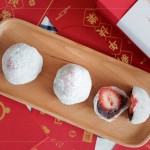 一份為你準(zhǔn)備的莓好祝福。新年，與家人分享草莓大福，內(nèi)藏紅紅的喜氣，滿滿福
氣的寓意，格外幸福。