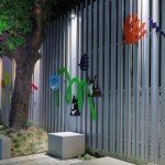 隱身於都市夜晚的山林意象，臺灣黑熊與梅花鹿悄悄探出頭來，準備翱翔於自由自在的童趣幻想之中。