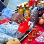 斟滿酒杯，裝滿虔誠祈禱的心意，期許內(nèi)心的想望與希冀被上蒼聽見，祈願(yuàn)工程一切平安圓滿。