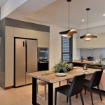 晨起或暮歸，餐桌上總少不了那句親切而貼心的一句「吃飯了」，是啊，有了與家人同享的自由，終於可從容不迫地譜寫天倫樂。