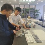 乾濕分離的淋浴間，是一個(gè)充滿(mǎn)安全感的私領(lǐng)域，因此挑選馬賽克磚時(shí)除了強(qiáng)調(diào)止滑係數(shù)，美觀上也需將低調(diào)而具有個(gè)性感的款式一併納入。