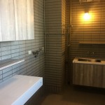 工作陽臺的貼心設(shè)計，增加了基本的收納需求外，特別施做了隔柵天花板巧妙掩飾繁雜的管線，讓妳做家事的時候，心情也跟著放鬆起來！