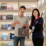 新業(yè)當天也特別準備相當適合Jason這位戶外陽光男孩的運動毛巾，讓他在全臺跑透透的同時也十足舒適。