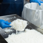 米飯使用「新業(yè)一畝田」-認養(yǎng)霧峰小農(nóng)的無毒香米，將這份來自田間的祝福，化為餐桌上溫暖的陪伴，成為善的循環(huán)。