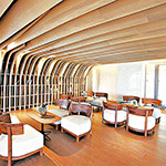 2樓閱覽室、輕食區(qū)皆設(shè)計(jì)曲面天花板，象徵林中之樹。