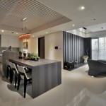 垂墜感的吊燈為整體空間注入一股熱情，溫煦而不熾熱，高雅而獨具品味，如妳低調(diào)沉穩(wěn)的個性