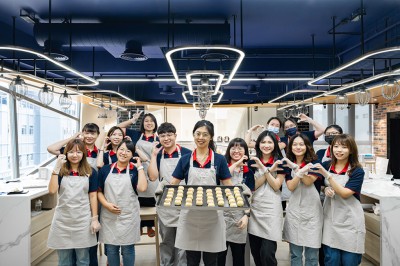 中秋好食光 新業(yè)建設 餅香送暖分享愛